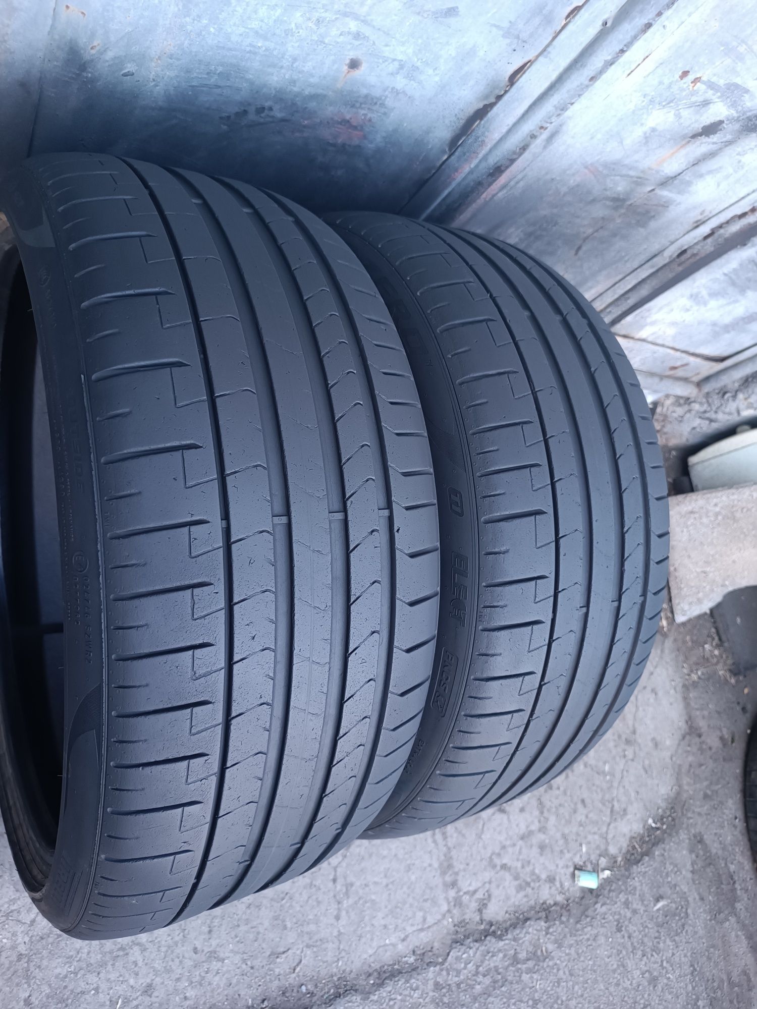 235/35/20 Pirelli Дот 0923