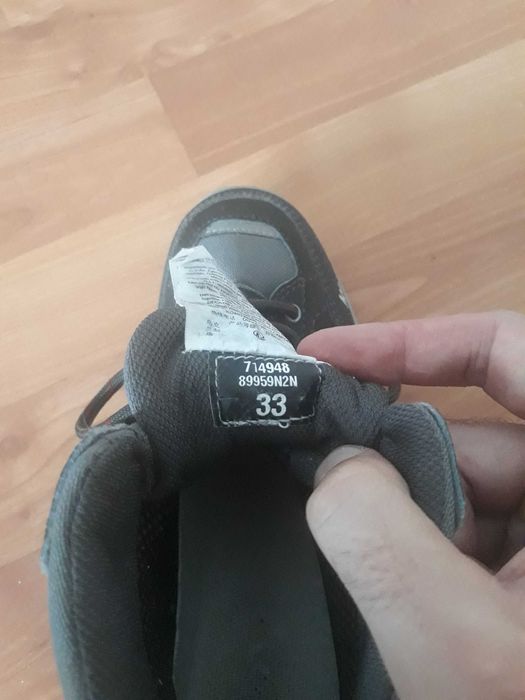 Vand bocanci de iarna mărimea 33