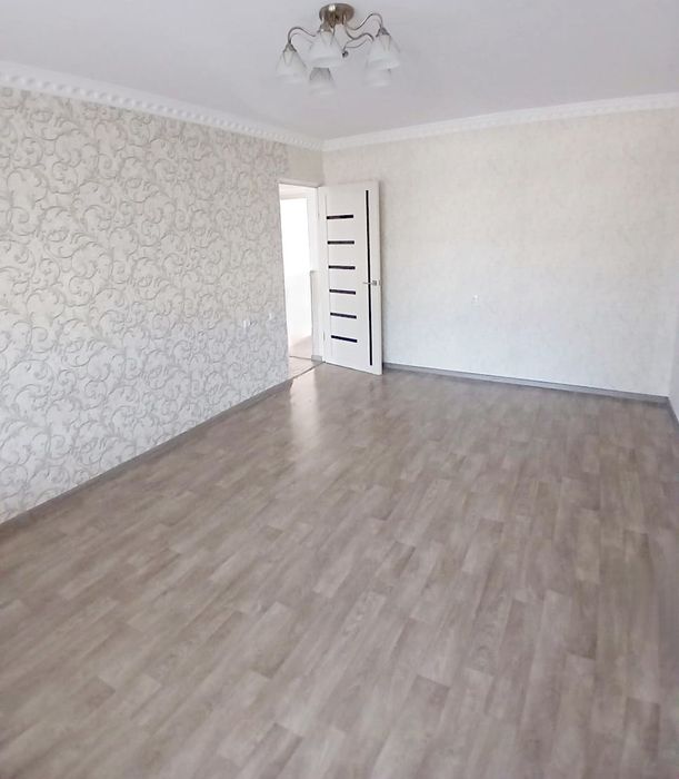 продам 3-х ком. центр 3-этаж