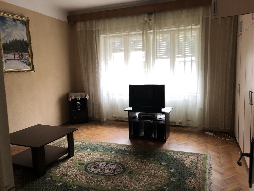 Inchiriez apartament  2 camere ( casa)  plus living central