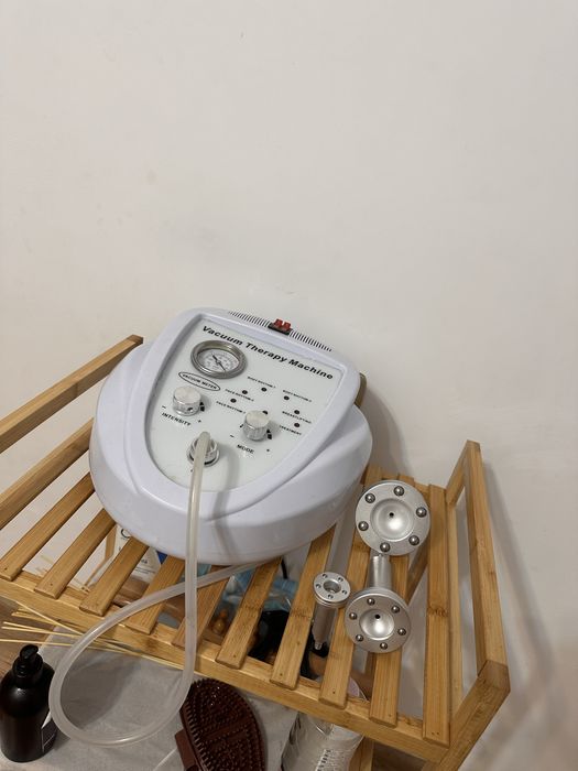 Aparat profesional cu vacuum pentru remodelarea corporala