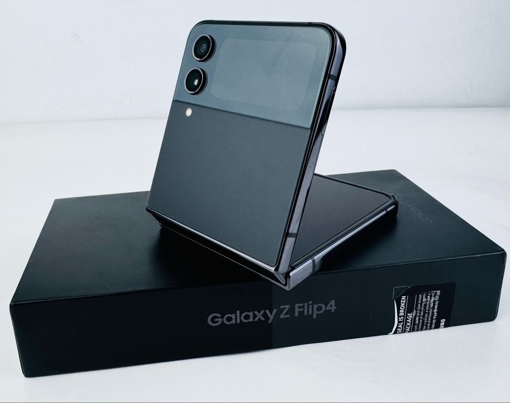 КАТО НОВ! Samsung Galaxy Z Flip 4 5G 128GB 8RAM Graphite Гаранция!