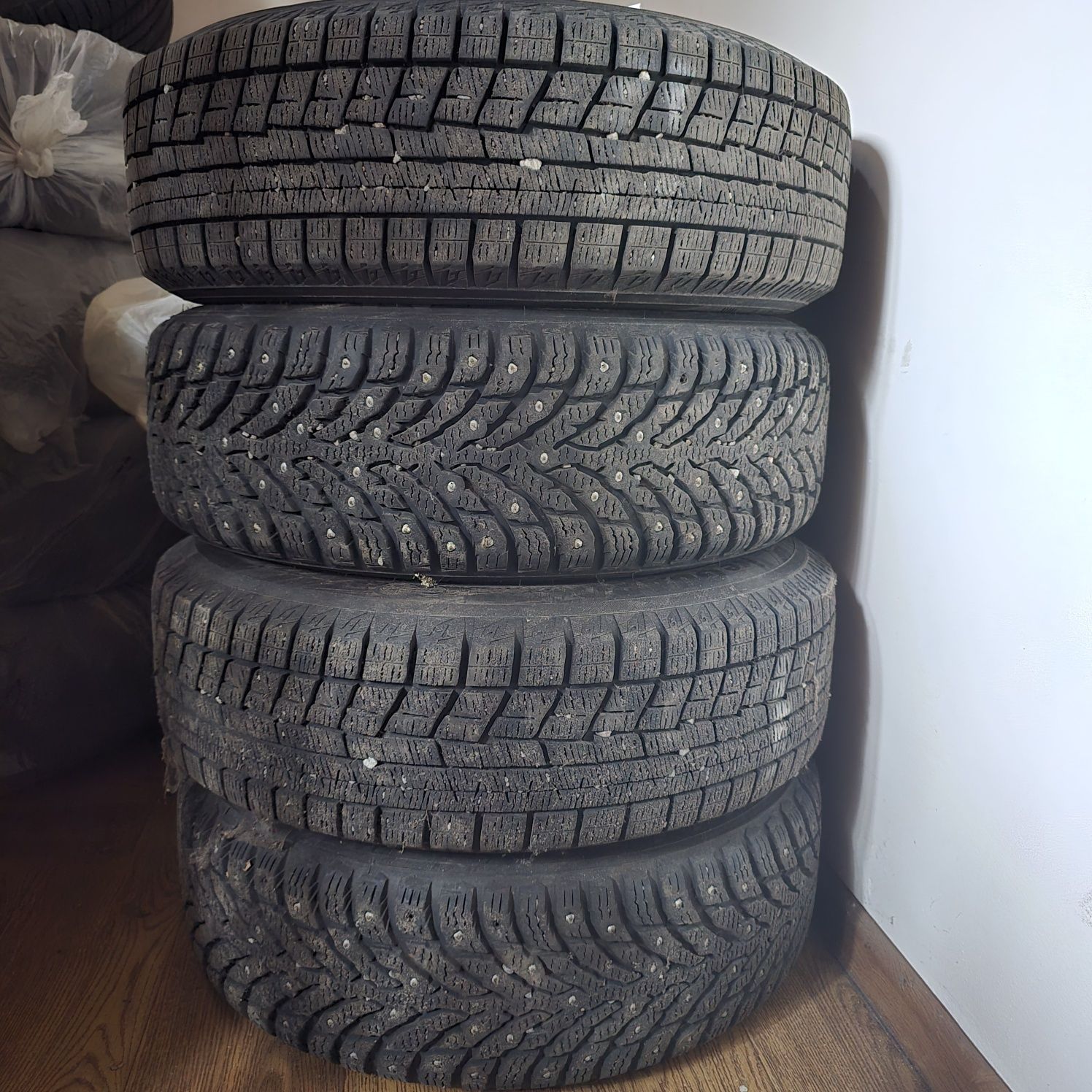 Продам зимние шины R15