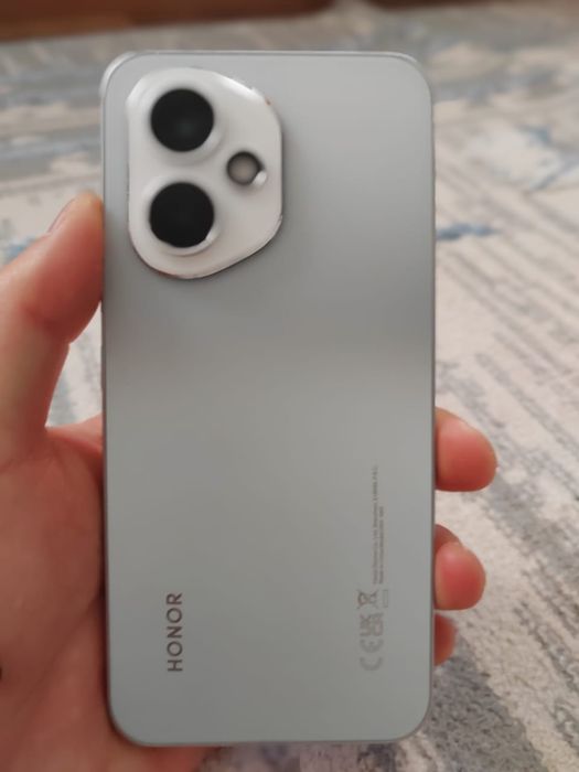 HONOR 400 продаётся 256 гб