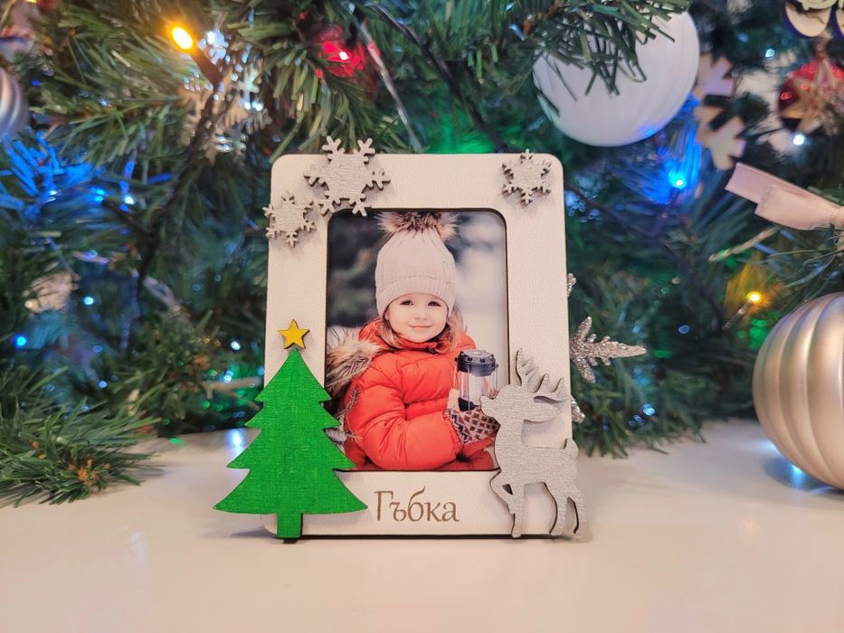 Коледни дървени персонализирани играчки – Идеален подарък и украса!