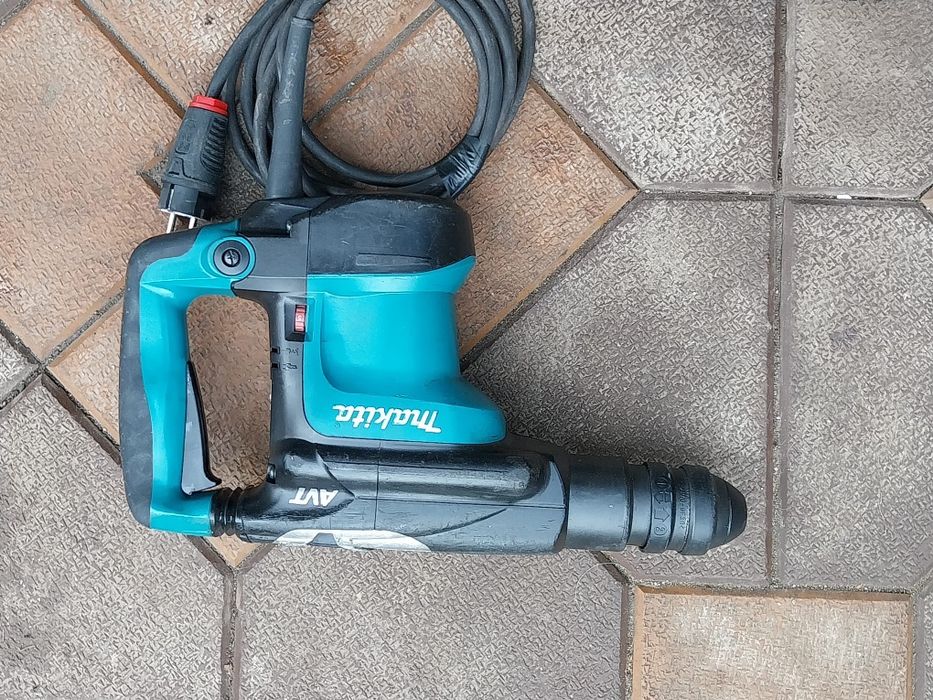 Rotopercutor  MAKITA HR  3210 FCT