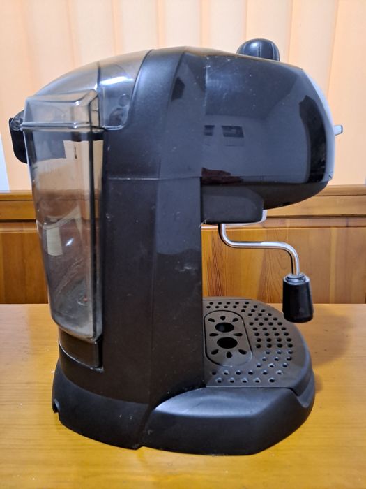 Vand espresor utilizat DeLonghi