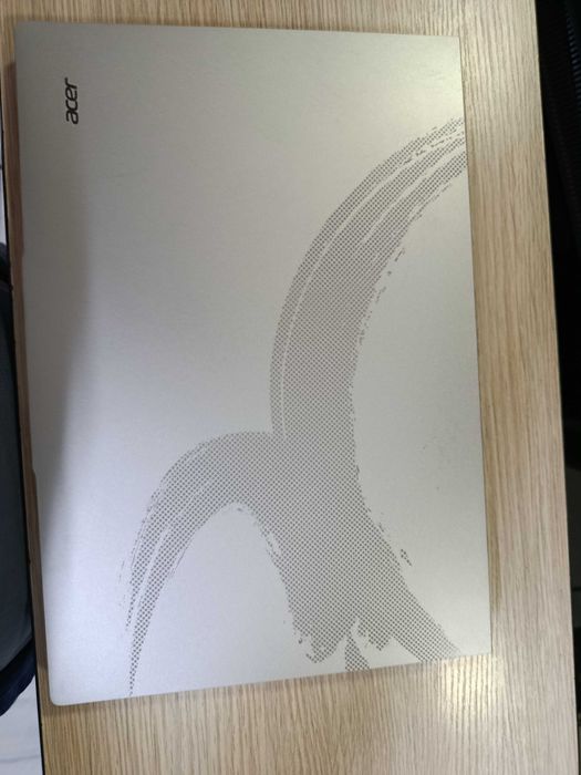 Noutbook Acer sotiladi