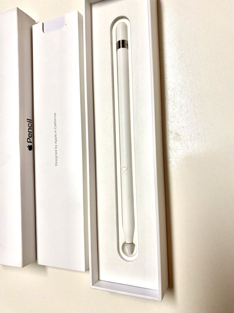 Apple pencil, husa silicon, adaptor alimentare, rezerva cap