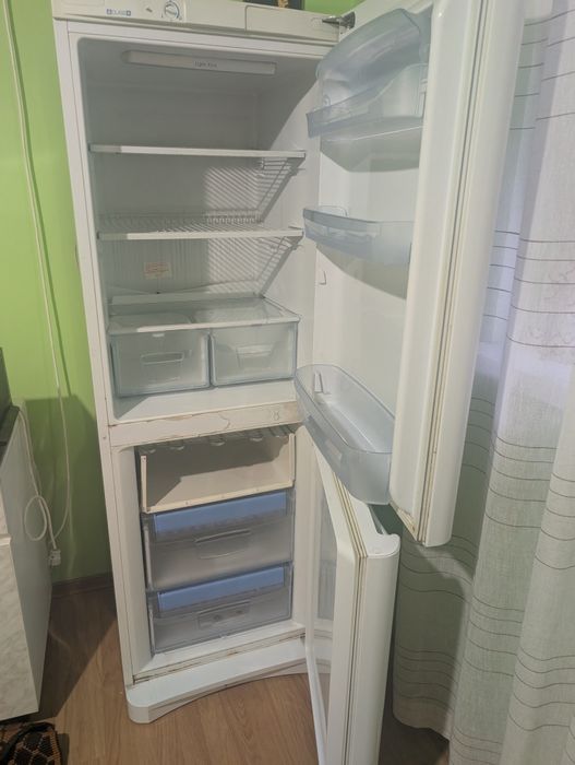 Combina frigorifica Indesit