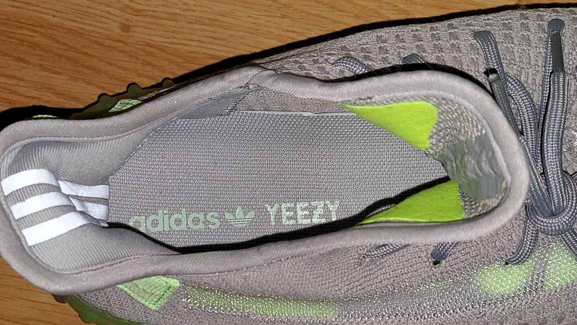 Vand Adidas Yeezy 350 Boost V2 Grey Glow Volt Green EG5560