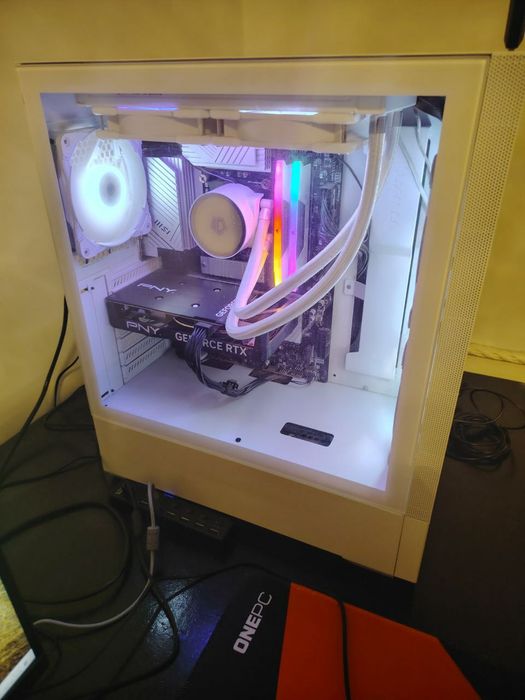 Kamplekt pc sotiladi igravoy