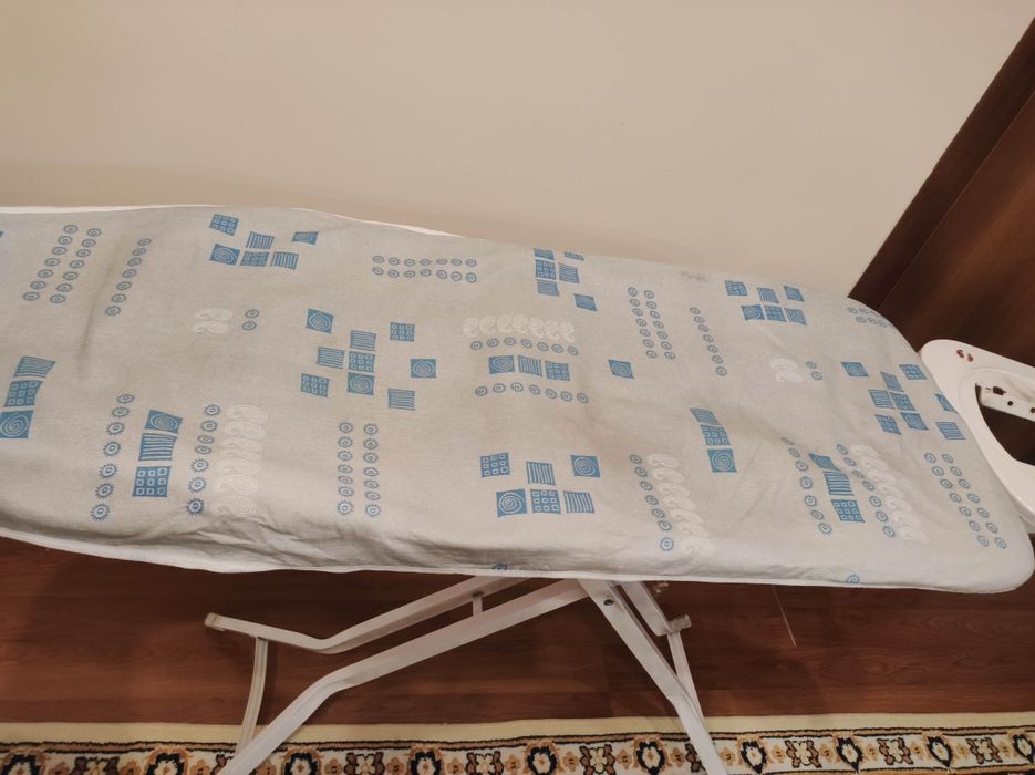 Продам б/у гладильную доску в хорошем состоянии