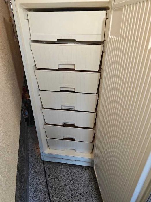 Фризер Eniem, вертикален