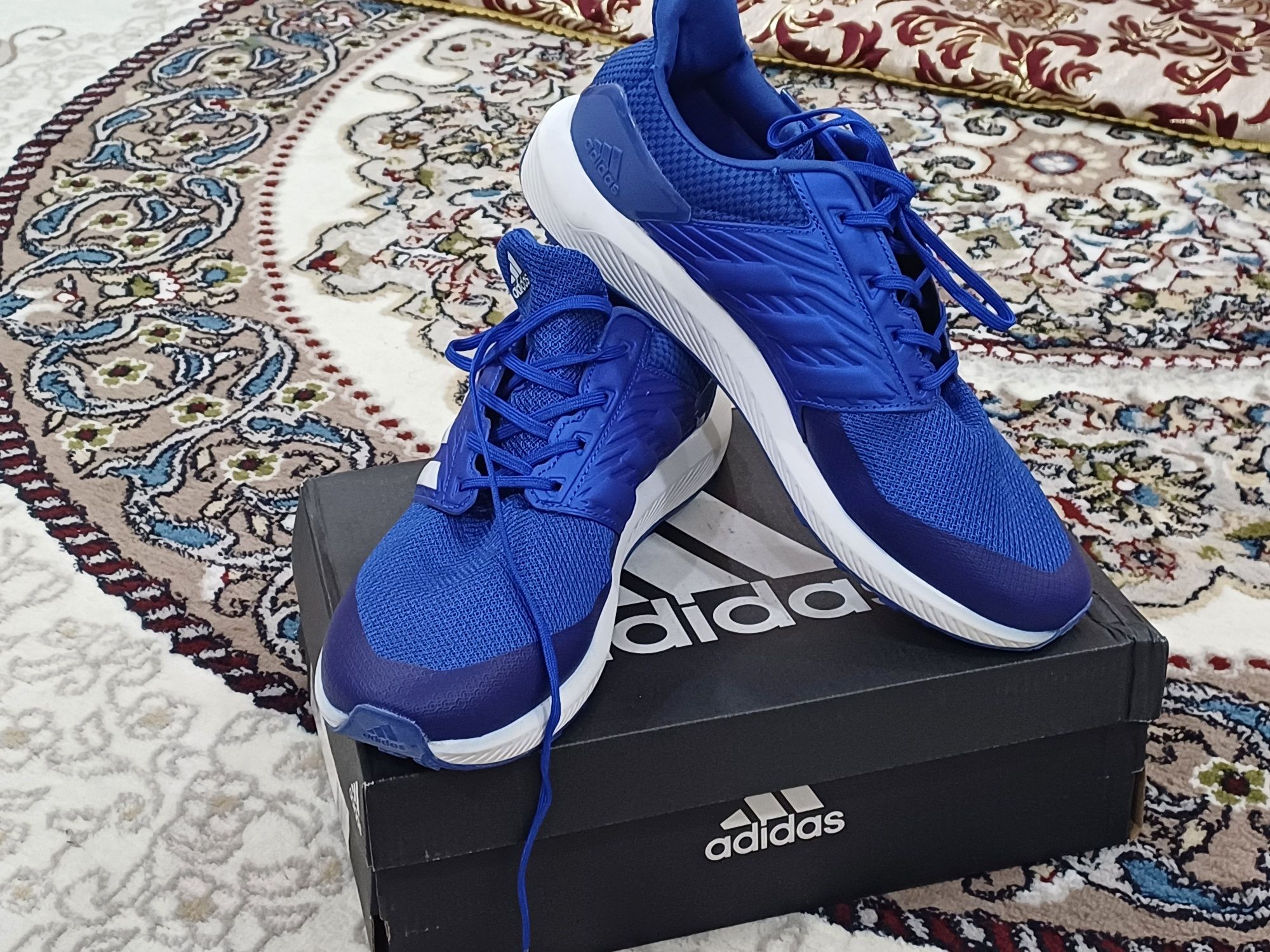 Yangi Adidas RapidaRun original