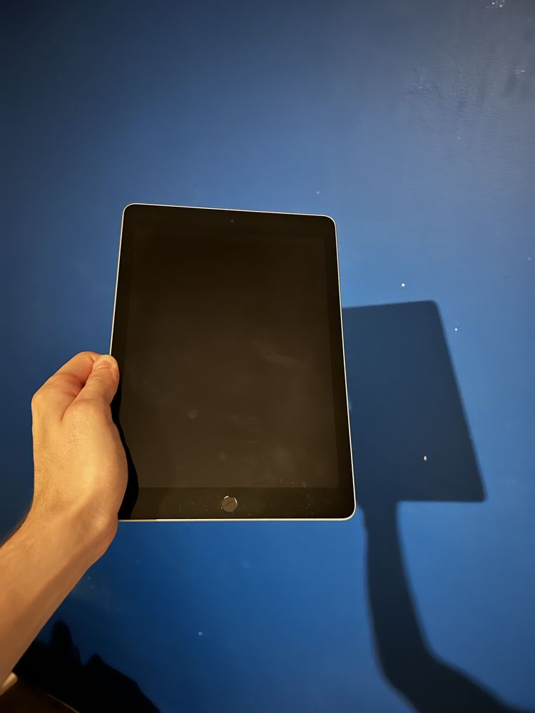 Apple Ipad 6th generation