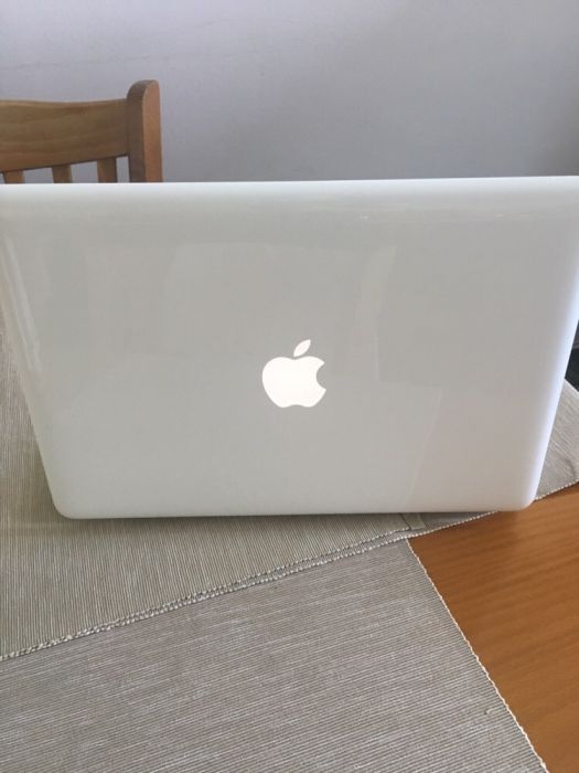 MACBOOK 13.3 late 2009