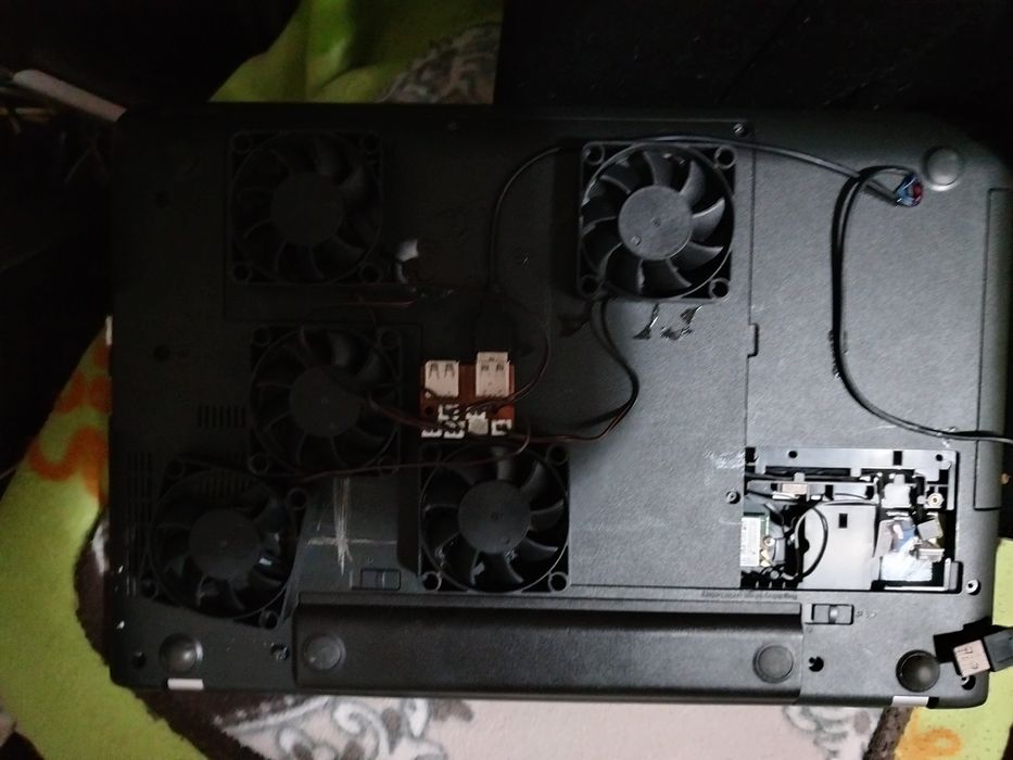 Laptop thinkpad E560