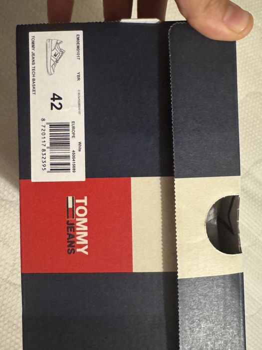 Adidasi Tommy Hilfiger noi 42