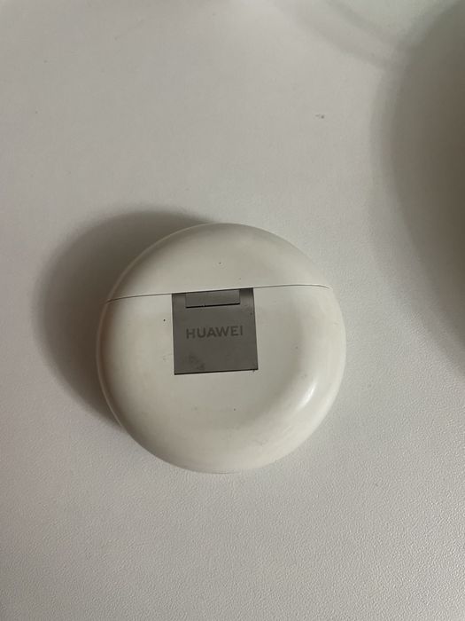 Продам наушники Huawei Freebuds 3