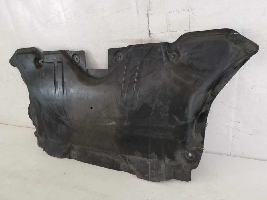 Кора на двигателя Мерцедес-Бенц Ц-Клас / Mercedes-Benz C-Class W205/S2