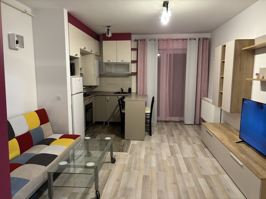 Proprietar, inchiriez apartament 2 camere tip studio, mall Coresi