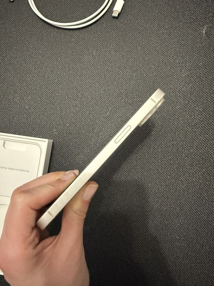 Iphone 13 256GB Бял