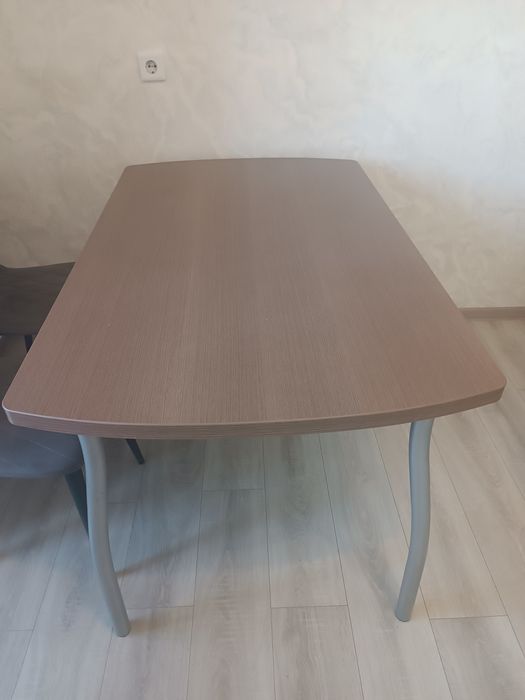 Стол кухонный 132 на 80