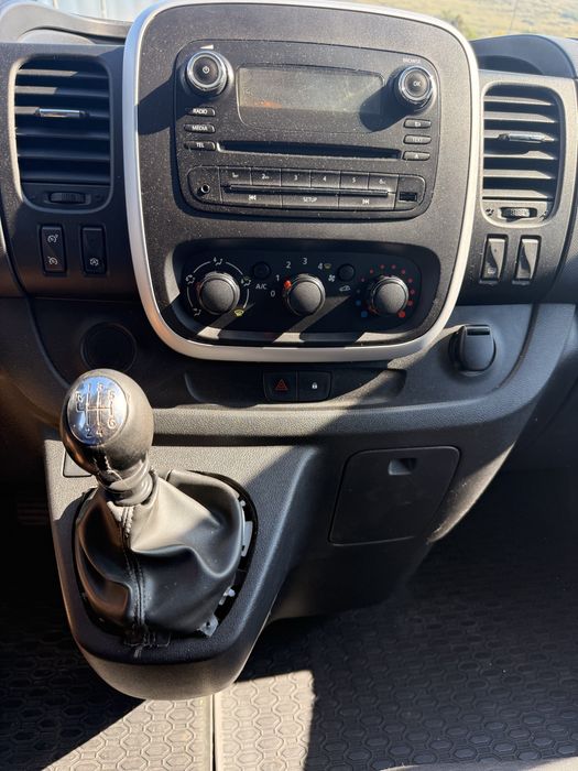 Opel Vivaro 8+1 locuri lung,factura