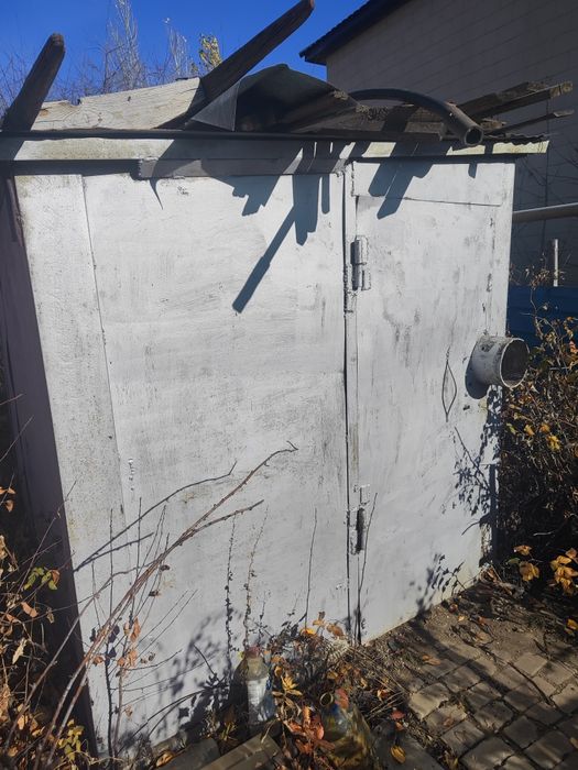 Продам железный маленький вагончик