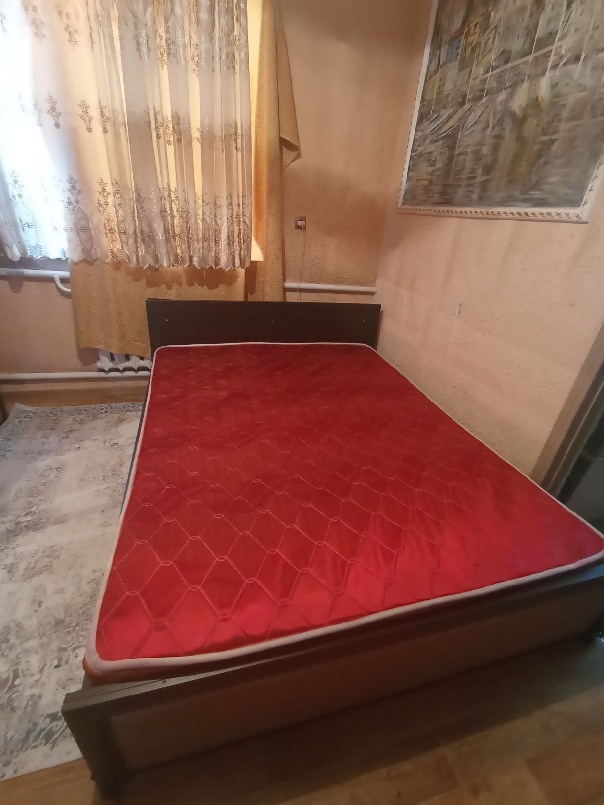 Продам кровать с матрасом 1,5×2