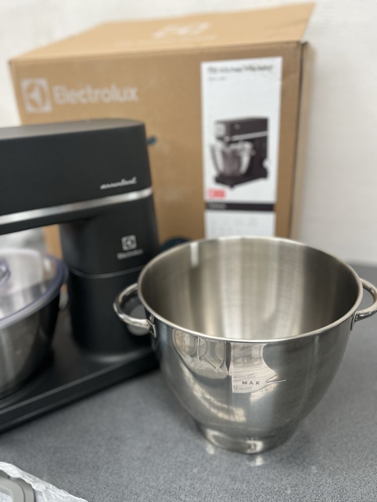 Кухненски робот / Планетарен миксер Electrolux E6KM1-4BPT, 1200W