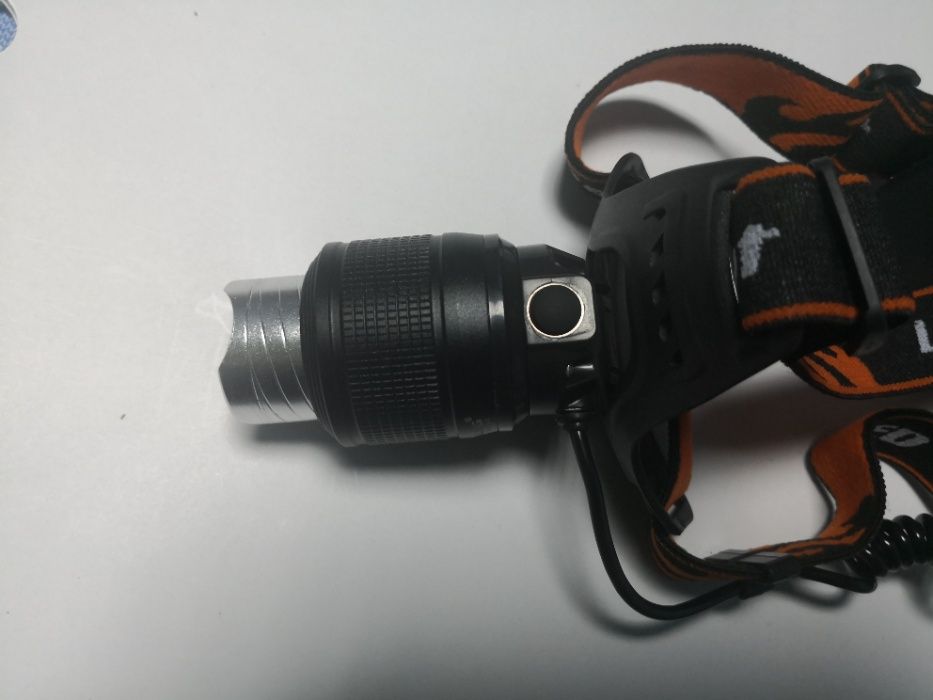 Lanterna de cap cu led cree T6 cu zoom