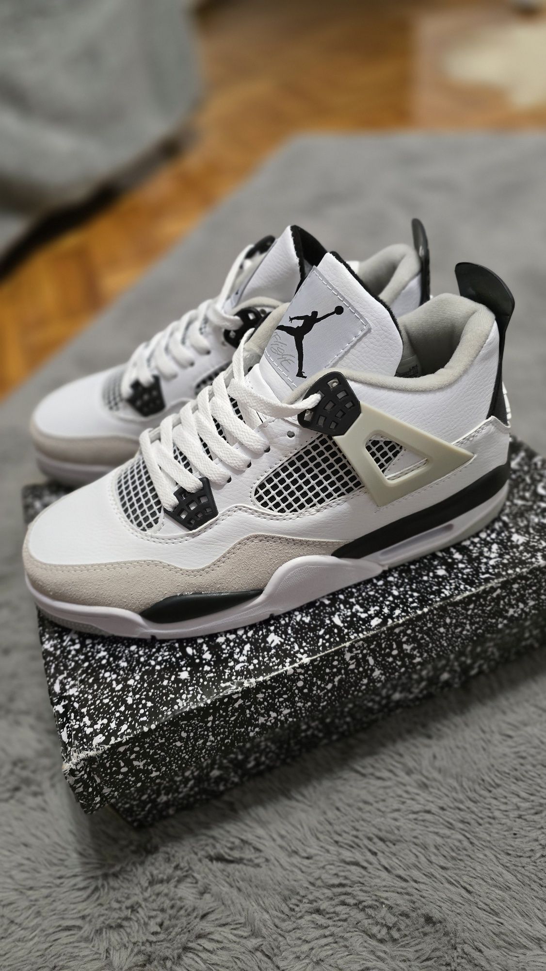 Air Jordan 4 Retro