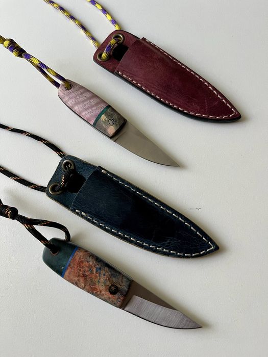 Нож шейный. Шейник. Для ношения на шее.