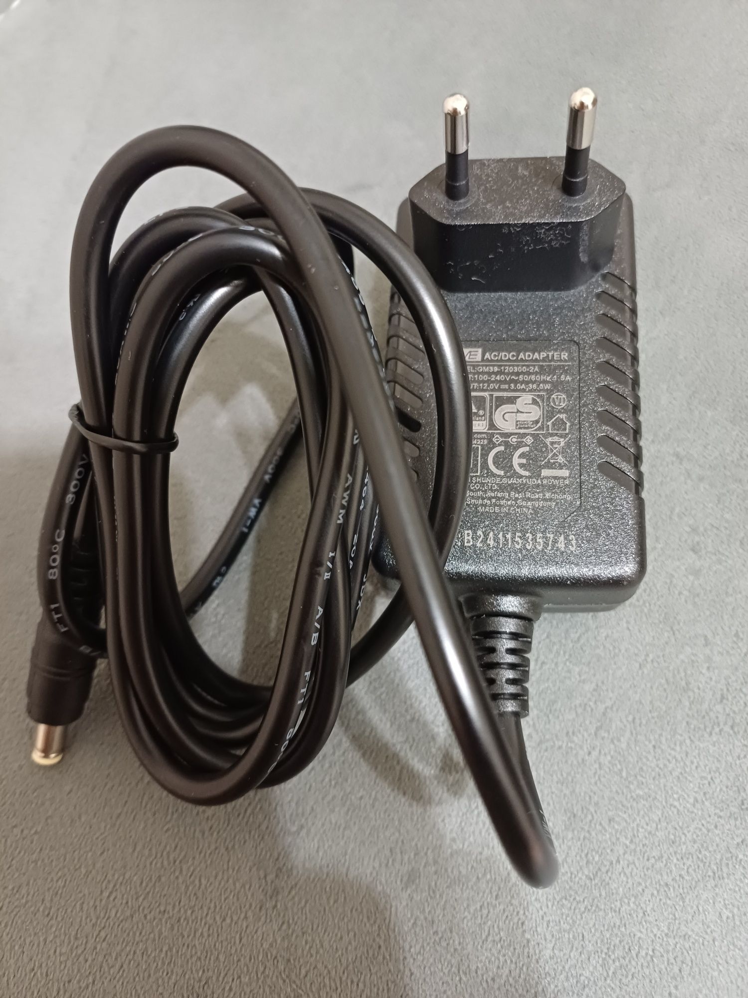 Продавам мини компютър GMKtec Nucbox G3