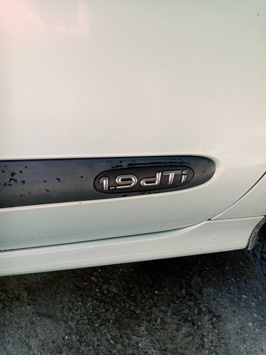 Продавам личния си автомобил