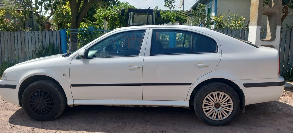Vând Skoda Octavia Tour
