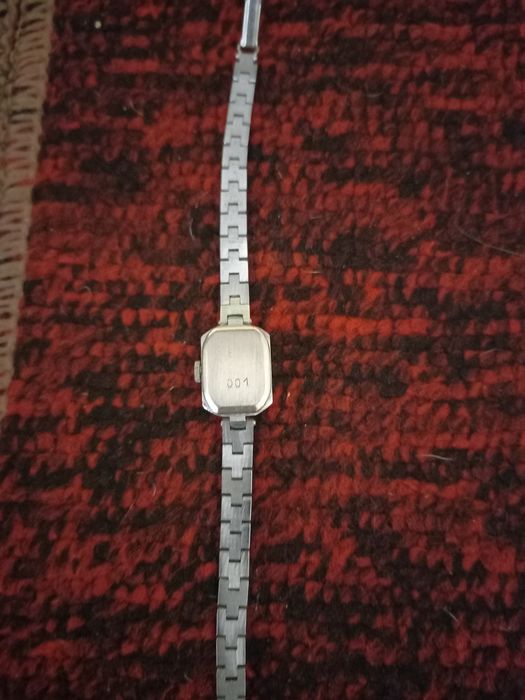 Часы советские механические и электронные