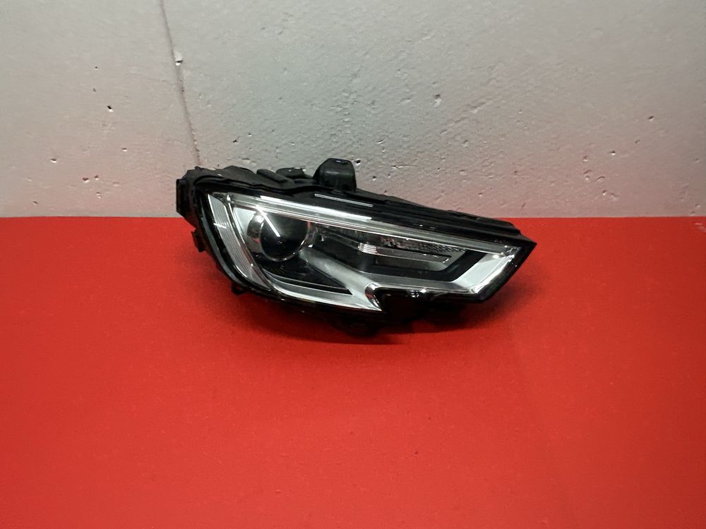Far Audi A3 8v0 bi xenon 2015-2018 dreapta