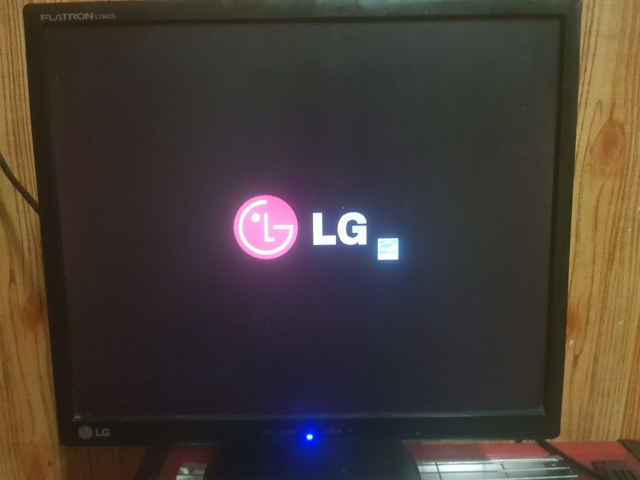 Monitor lg sotiladi