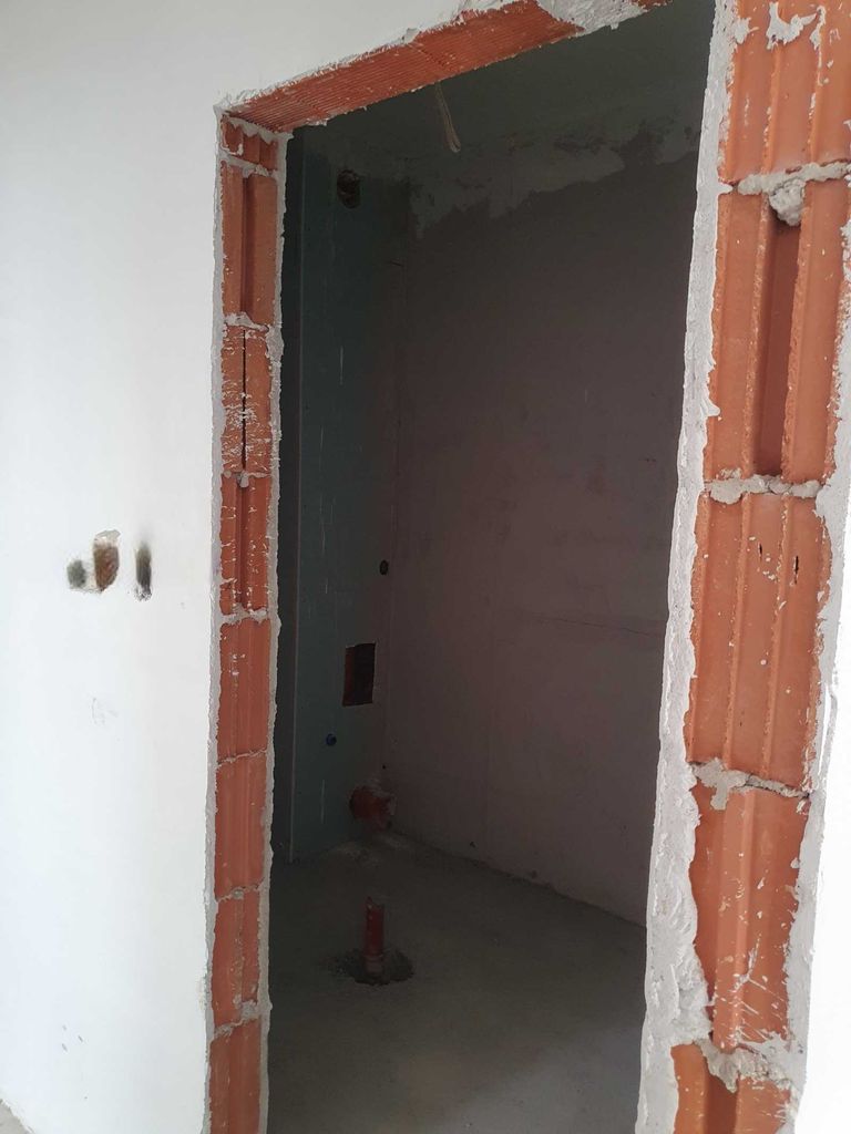 Продава се Двустаен апартамент в Пловдив, Коматевски възел - 69 кв.м за 1286 €/кв.м - Снимка #2
