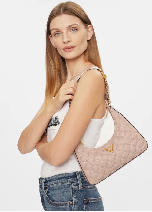 Нова чанта Guess