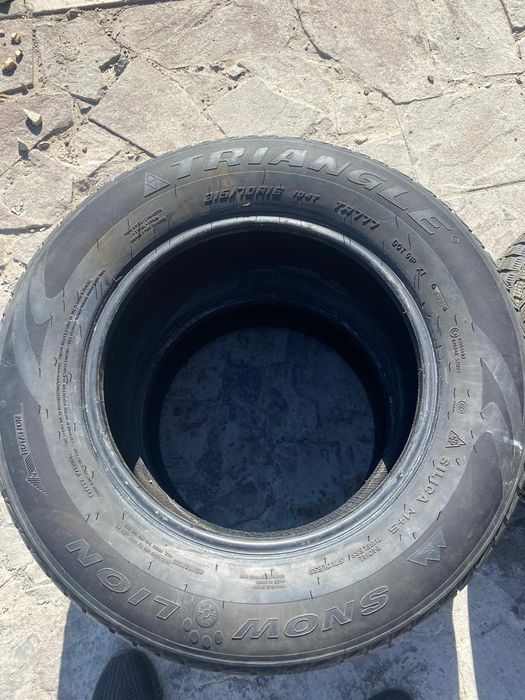Продам зимнюю резину ,липучку