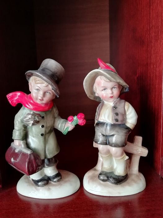 немски, английски и италиански статуетки