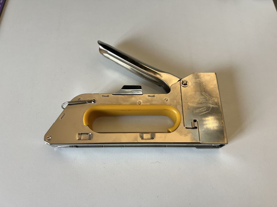 Pistol de capsat R23-1008F (tacker) capse nr 13/4-6-8mm