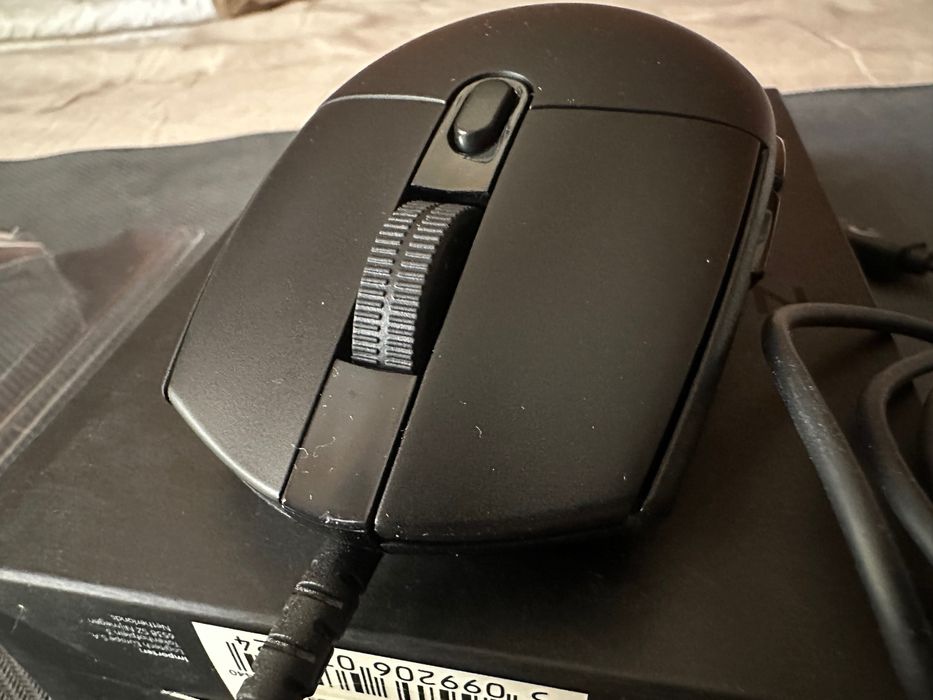 Logitech Pro - хубава мишка - като нова