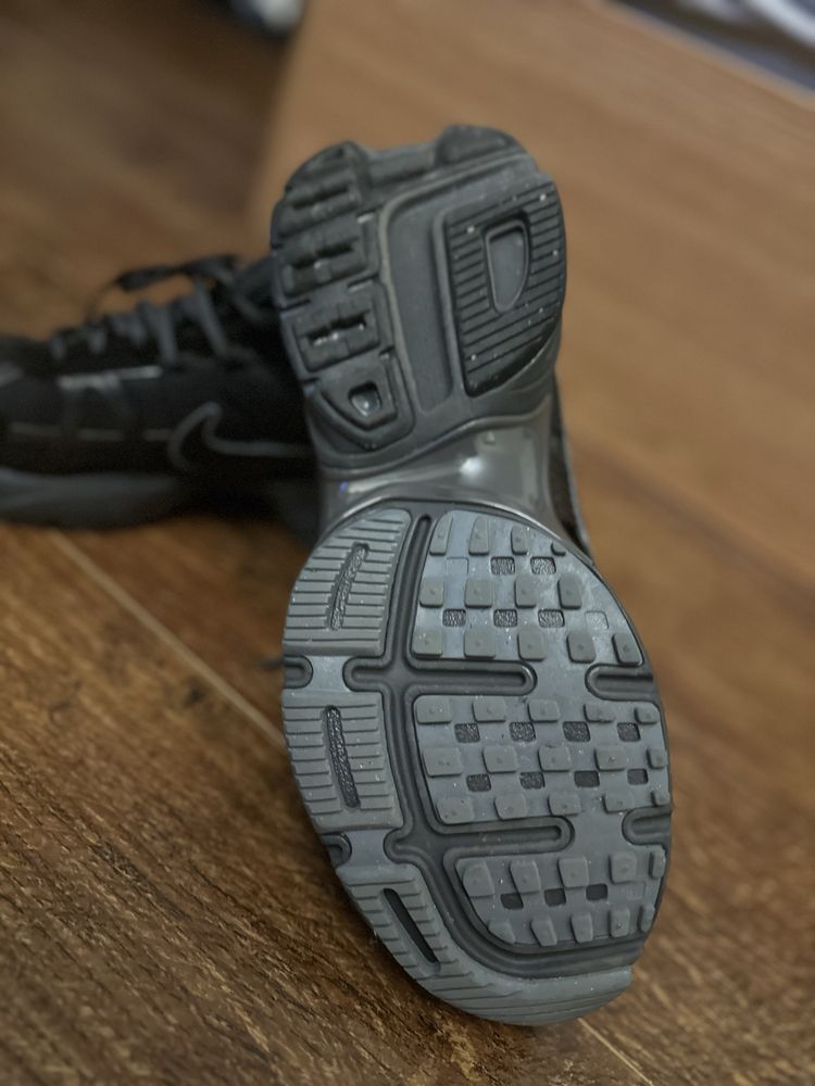 Nike V2K  run Gore-tex
