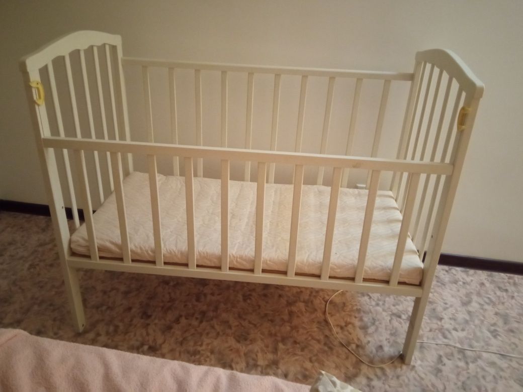 Продам кровать детскую