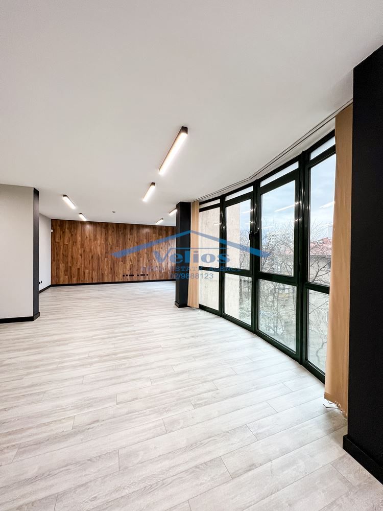 Дава се под наем Офис в София, Лозенец - 106 кв.м за 1090 € - Снимка #2